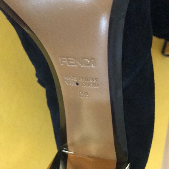 💠FENDI BLACK SUEDE ANKLE BOOTS💠 - Picture 6 of 8